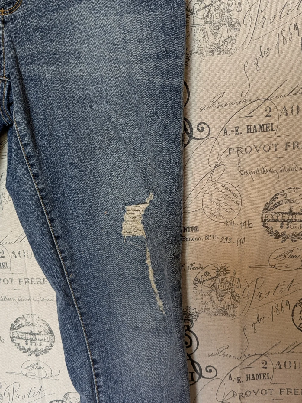 Universal Thread Women's Distressed Stretch Skinny Jeans - Blue Size 10